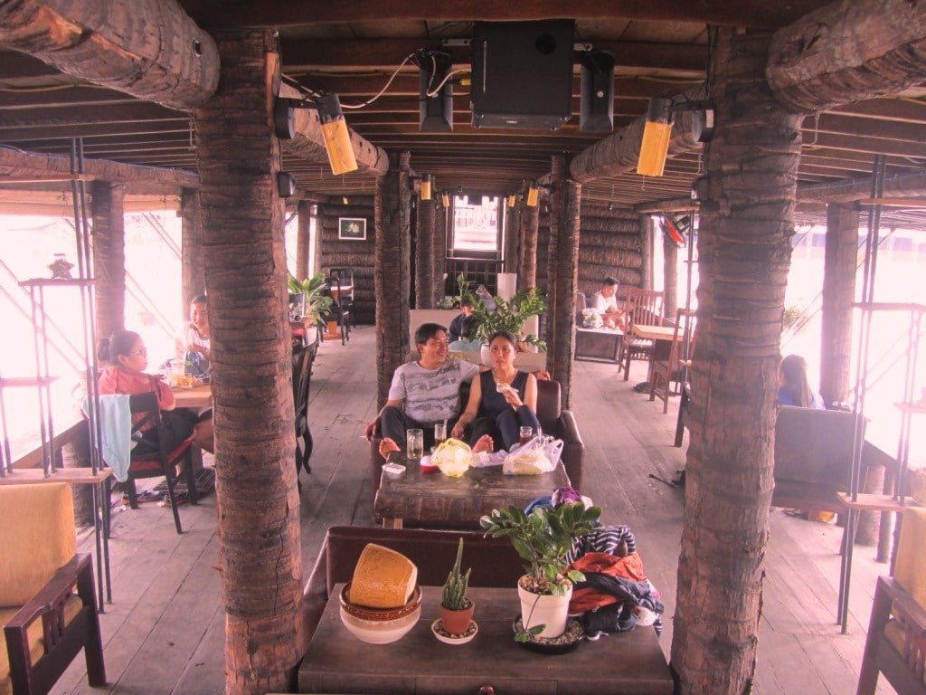IMG_0042-copy-blog Kavárna The Boat Cafe, Saigon - Čech ve Vietnamu